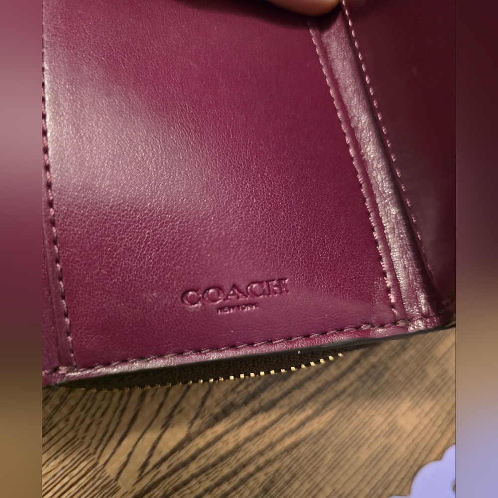 EUC COACH Sm Trifold Zip Around Wallet Dk Brown/Purple Snap Close 3 Card Slots - Picture 11 of 16